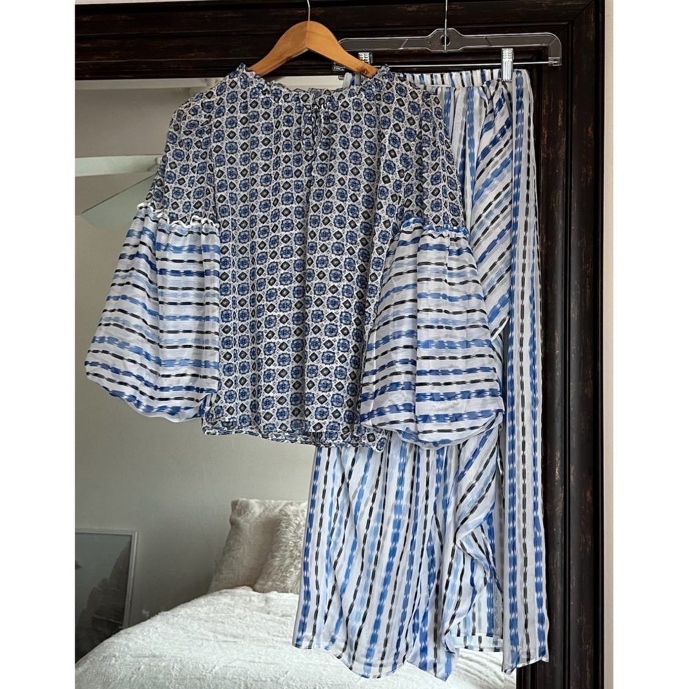 Misa Los Angeles Blue and White Mixed-Print Puff Sleeve Top